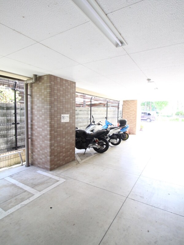 バイク置き場