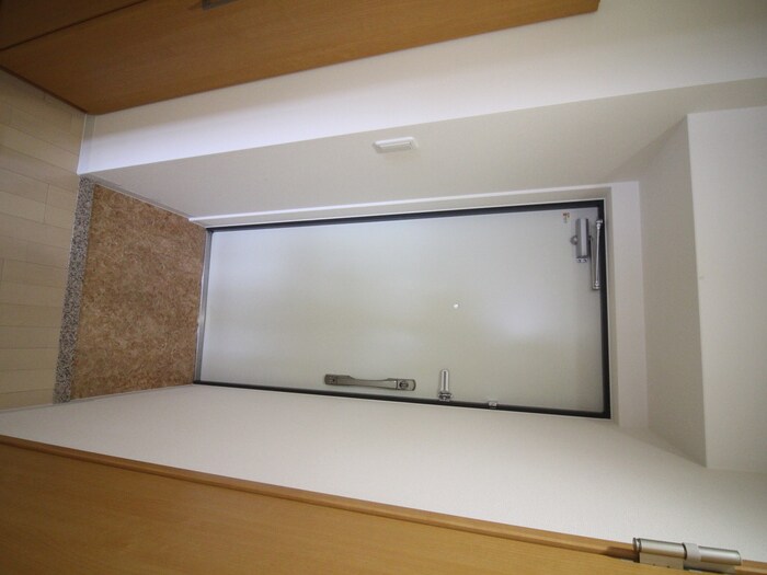 物件内観写真7　(玄関)