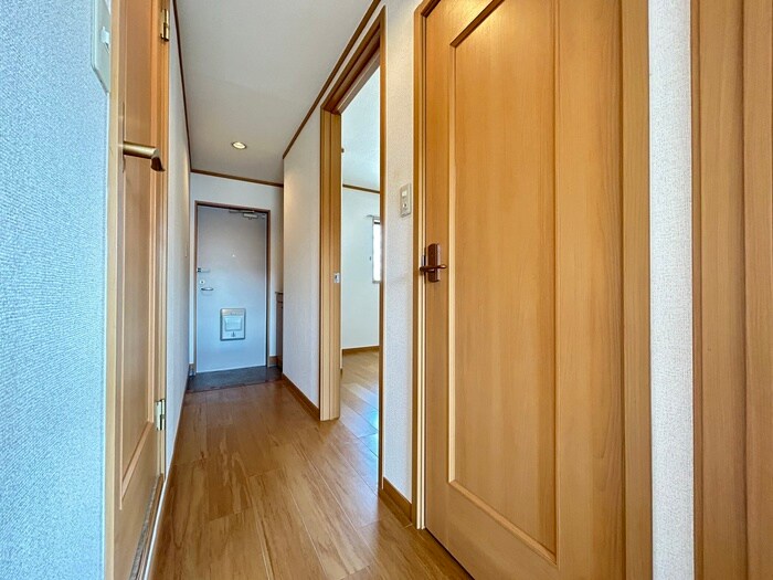 物件内観写真20　(廊下)
