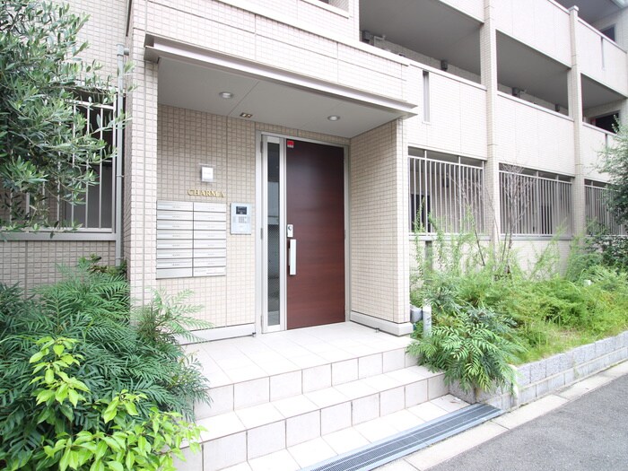 物件外観写真2　(エントランス部分)