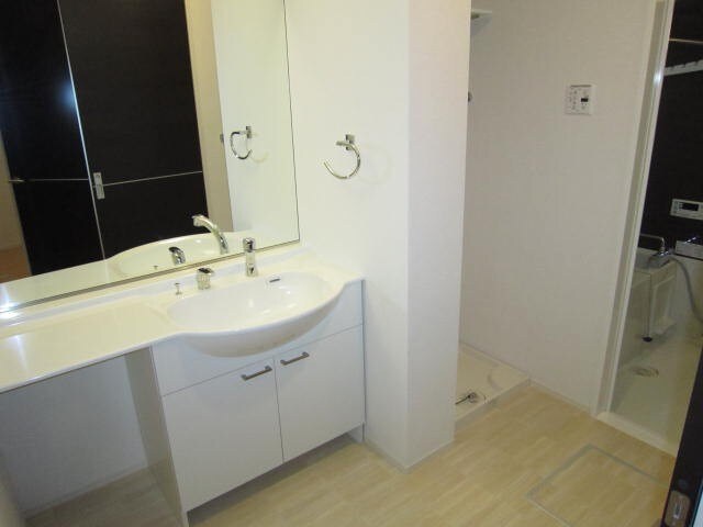 物件内観写真8　(洗面)