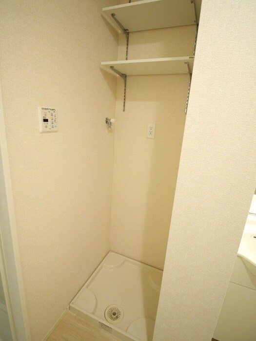 物件内観写真11　(洗濯機置場)