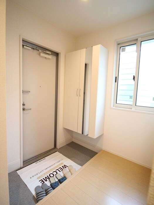 物件内観写真17　(玄関)