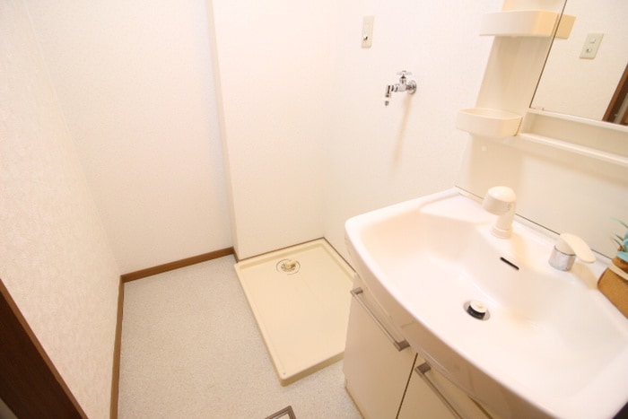 物件内観写真10　(洗濯機置場)