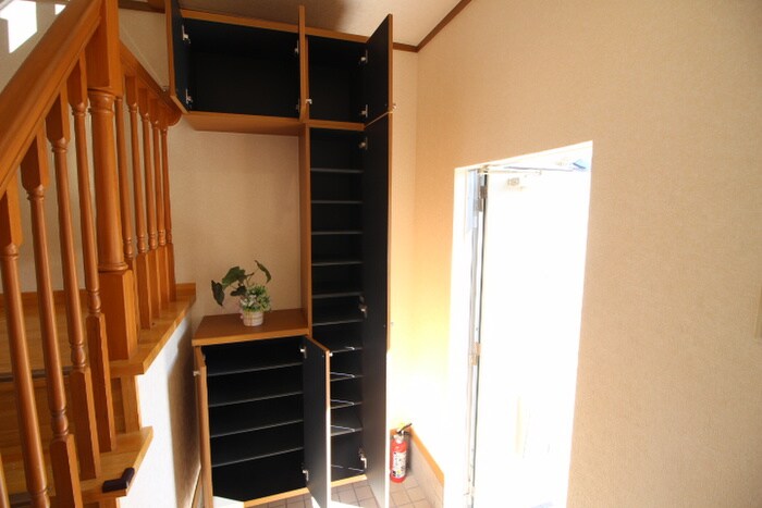 物件内観写真13　(靴箱)