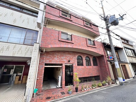 メッカ マンション外観写真