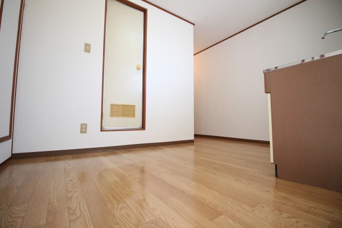 物件内観写真8　(居室)