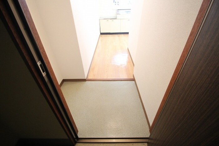 物件内観写真17　(玄関)