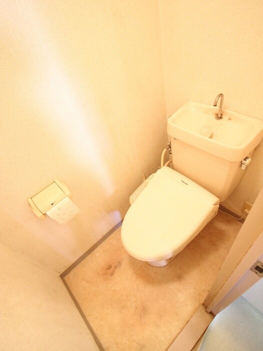 物件内観写真12　(トイレ)