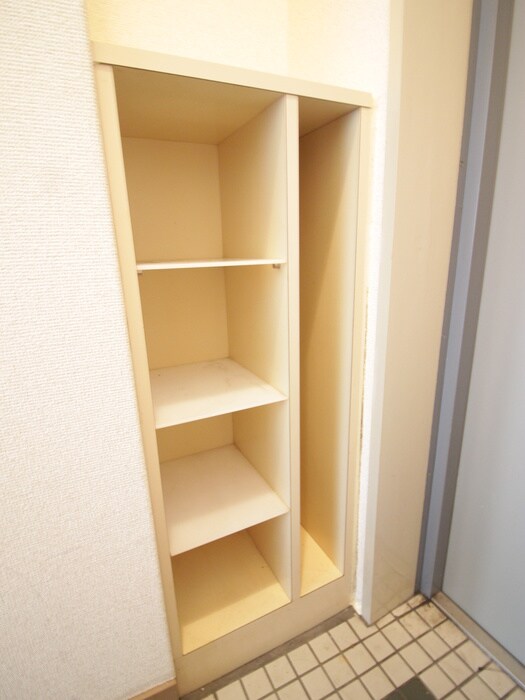 物件内観写真12　(靴箱)
