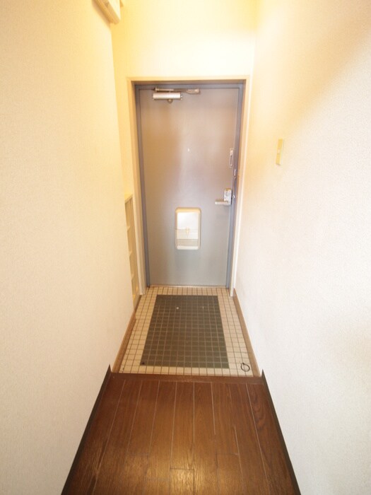 物件内観写真13　(玄関)