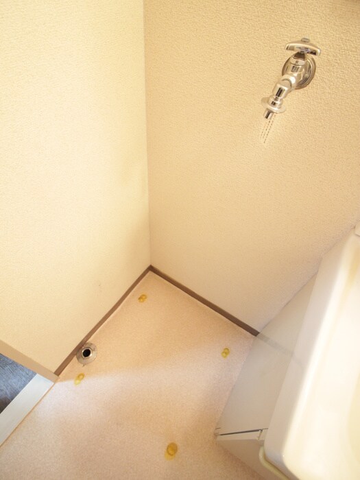 物件内観写真18　(洗濯機置場)