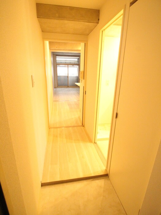 物件内観写真7　(玄関)