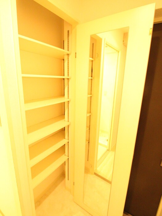 物件内観写真9　(靴箱)