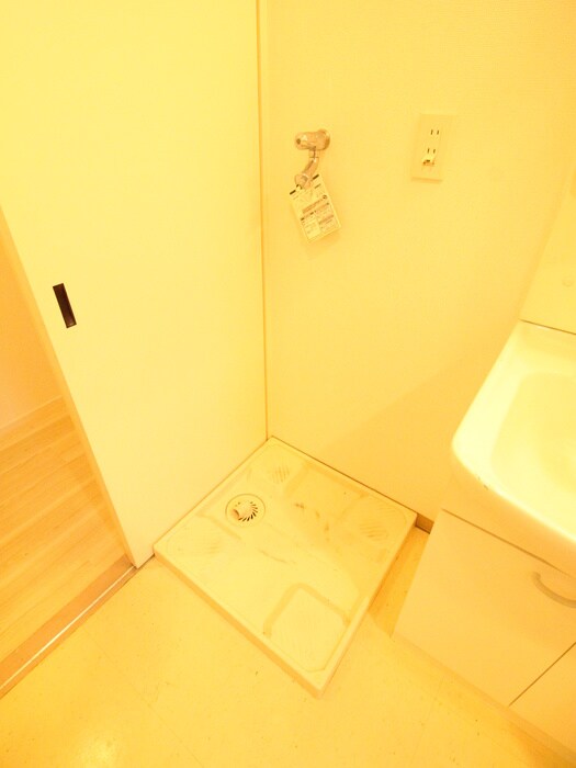 物件内観写真11　(洗濯機置場)