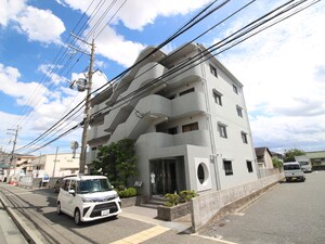 ファミ－ル中野外観写真