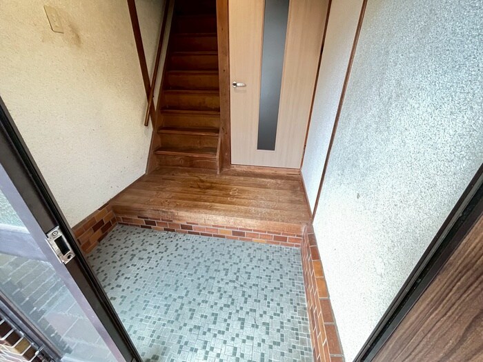 物件内観写真19　(玄関)