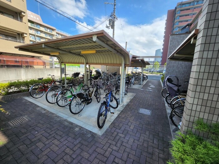 物件外観写真5　(駐輪場)