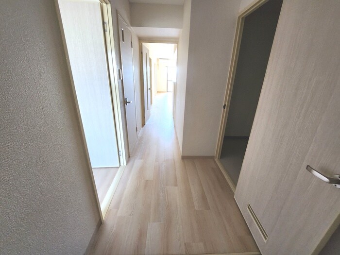 物件内観写真16　(廊下)