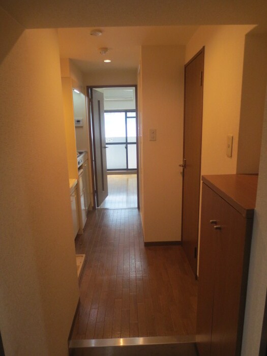 物件内観写真7　(玄関)