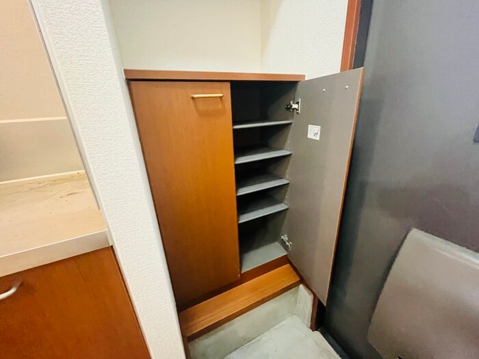 物件内観写真18　(靴箱)