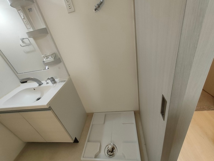 物件内観写真11　(洗濯機置場)