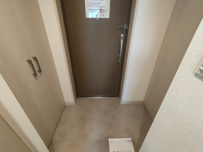 物件内観写真13　(玄関)