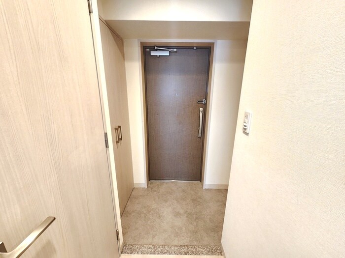物件内観写真22　(玄関)
