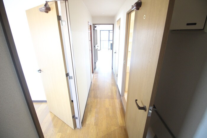 物件内観写真20　(廊下)