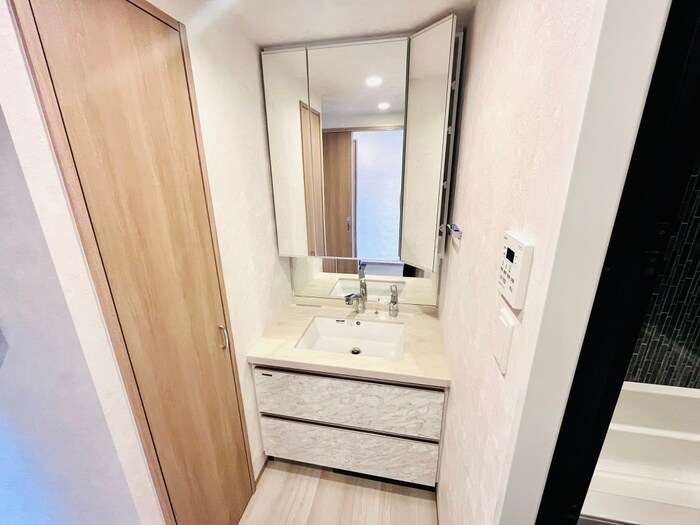 物件内観写真10　(洗面)