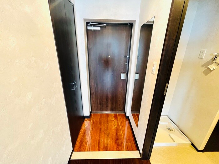 物件内観写真13　(玄関)