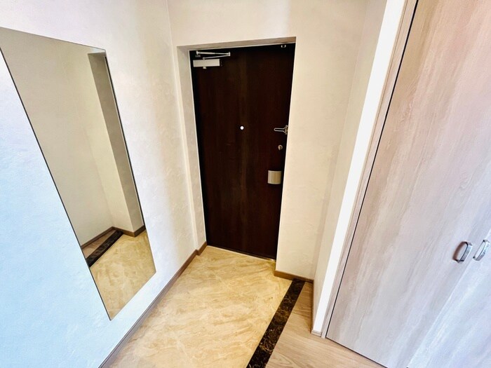 物件内観写真13　(玄関)