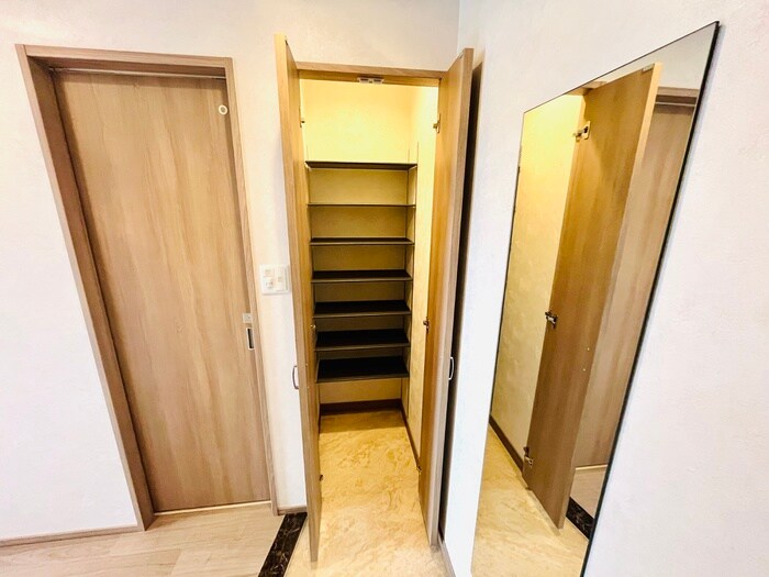 物件内観写真14　(靴箱)