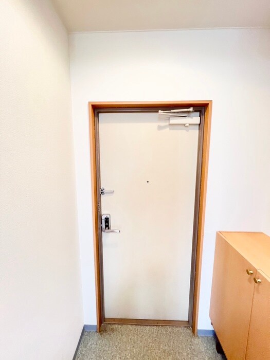 物件内観写真11　(玄関)