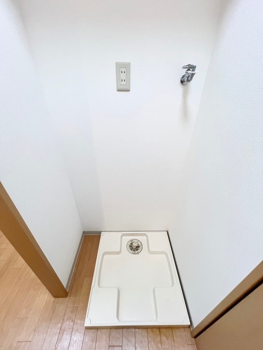 物件内観写真17　(洗濯機置場)