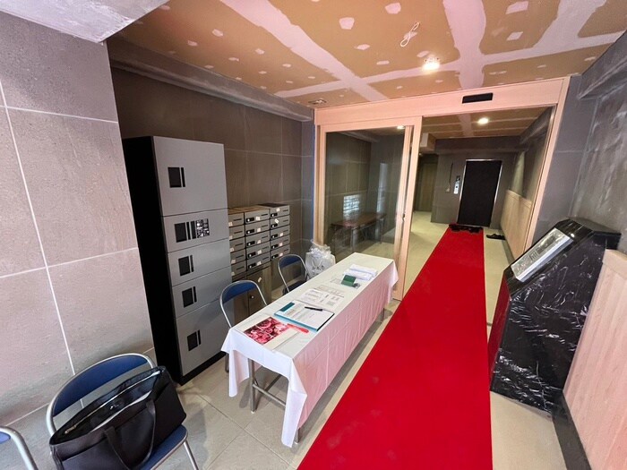 物件外観写真5　(エントランス部分)