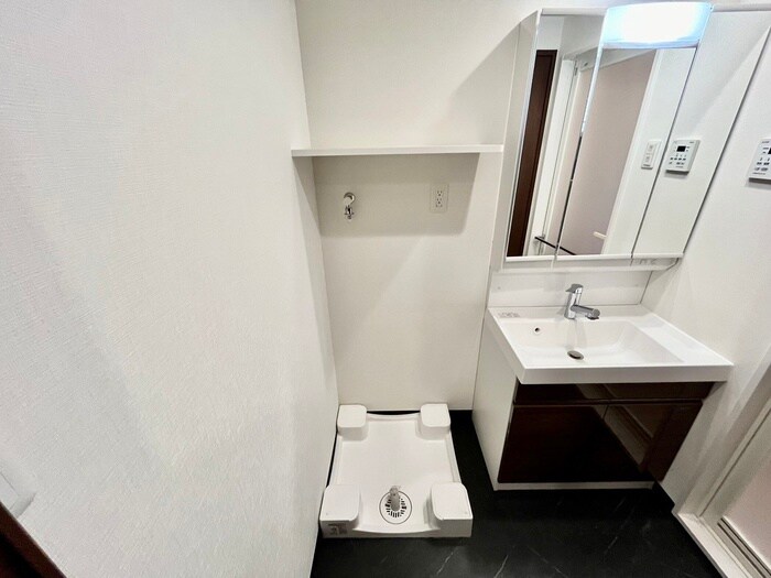 物件内観写真15　(洗濯機置場)