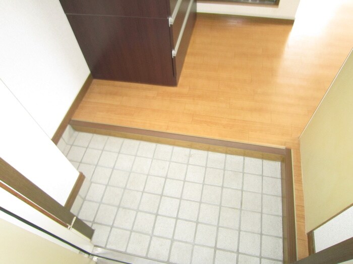 物件内観写真8　(玄関)