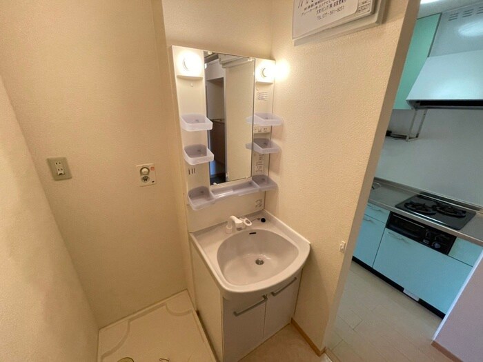 物件内観写真11　(洗面)