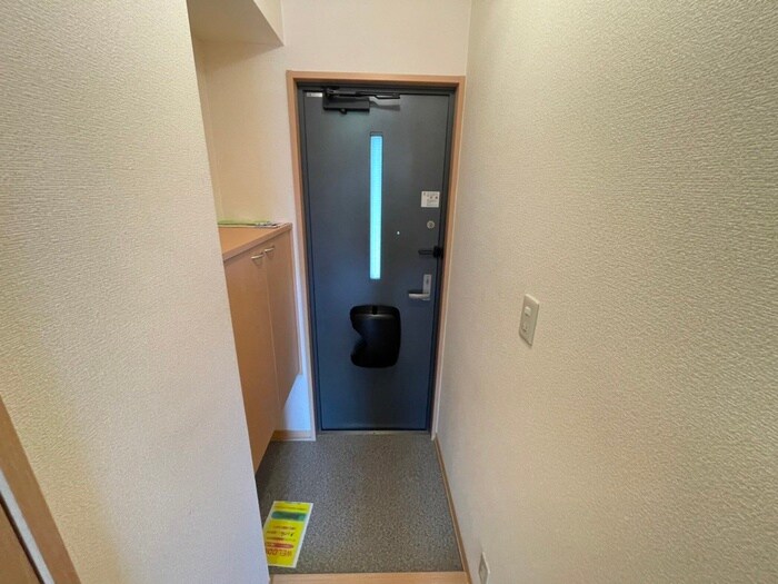 物件内観写真13　(玄関)