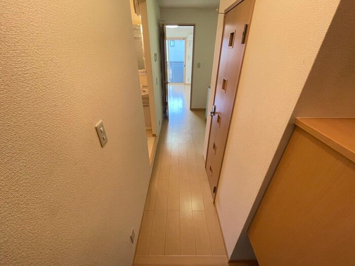 物件内観写真18　(廊下)