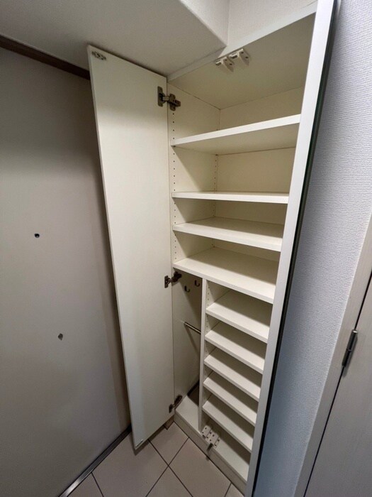 物件内観写真16　(靴箱)