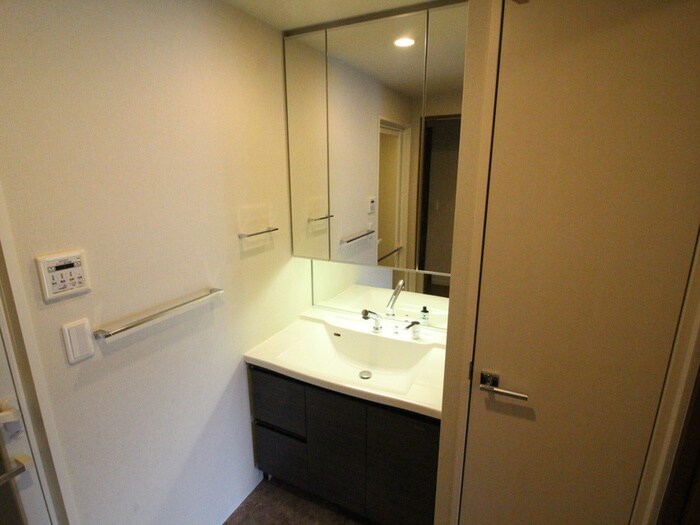 物件内観写真11　(洗面)