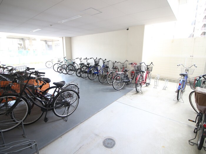 物件外観写真6　(駐輪場)