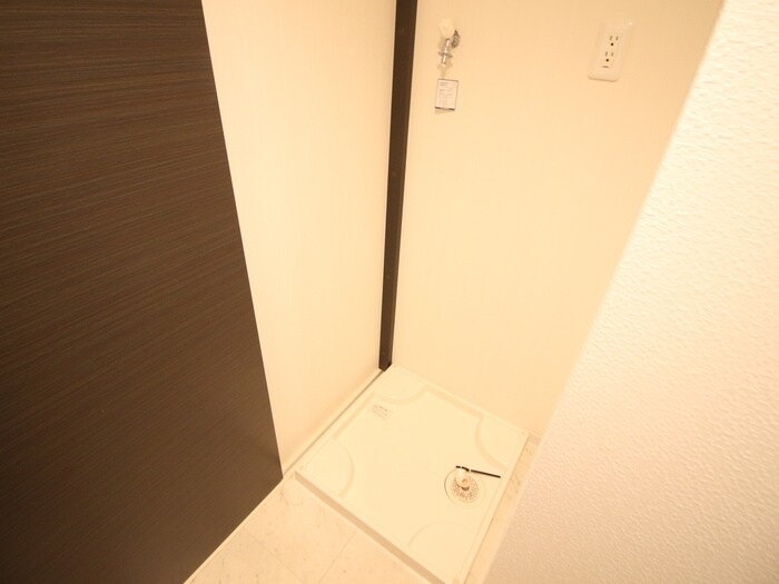 物件内観写真13　(洗濯機置場)