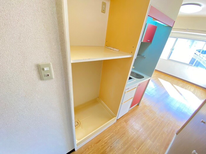 物件内観写真13　(洗濯機置場)