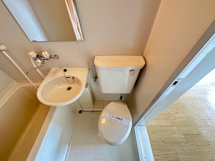 物件内観写真14　(トイレ)