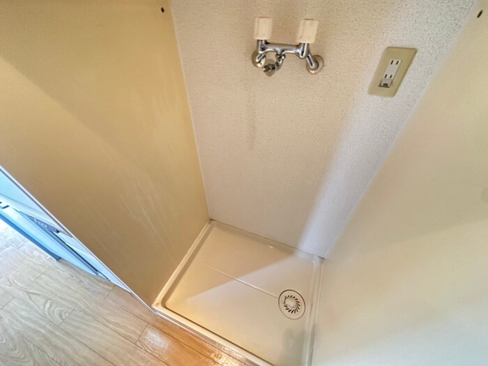 物件内観写真15　(洗濯機置場)