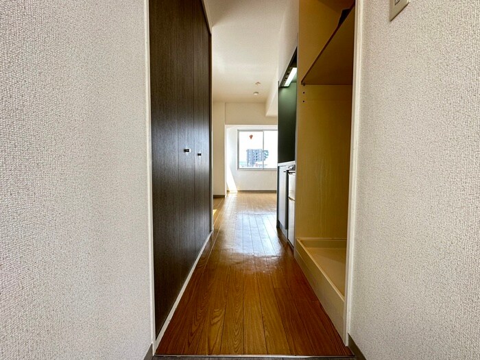 物件内観写真16　(玄関)