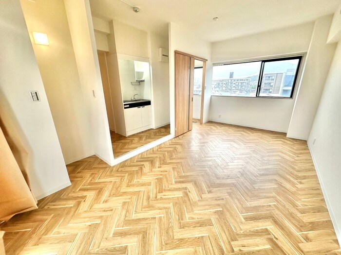 物件内観写真8　(居室)